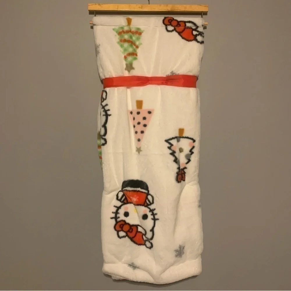 NWT. HELLO KITTY Christmas Holiday Throw Blanket